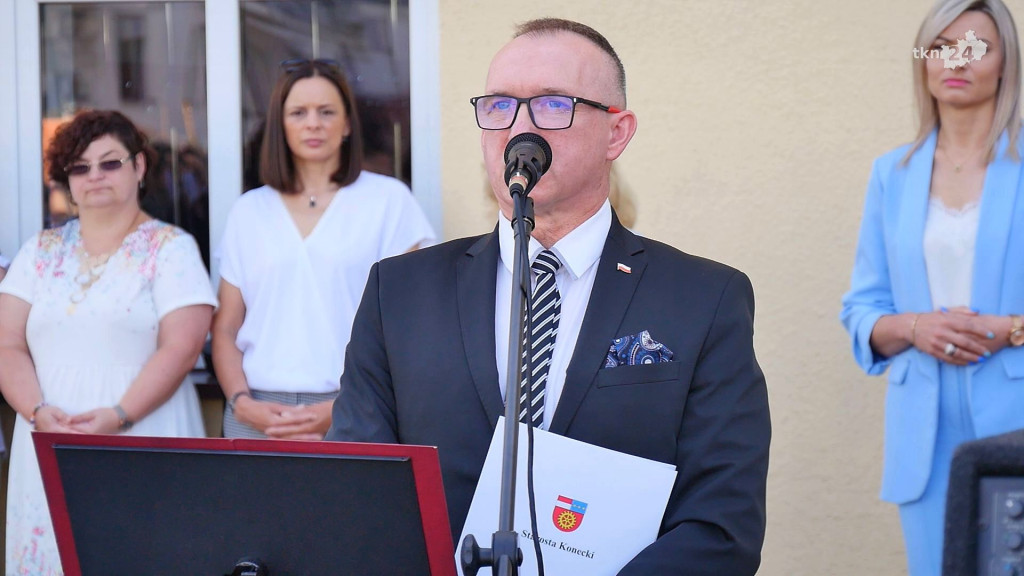 Rok szkolny 23/24 to już przeszłość. Z kamerą odwiedziliśmy dziś szkoły [wideo, zdjęcia]
