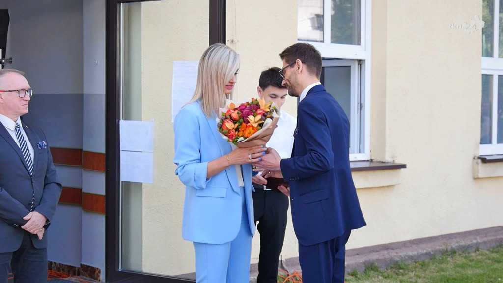 Rok szkolny 23/24 to już przeszłość. Z kamerą odwiedziliśmy dziś szkoły [wideo, zdjęcia]