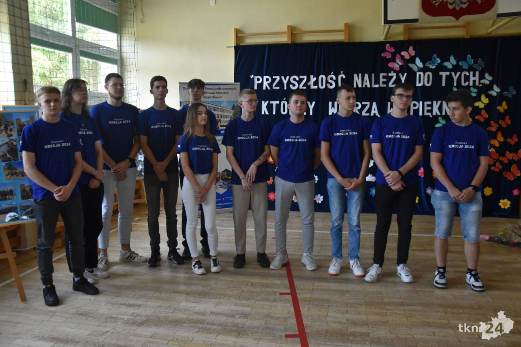 Uczniowie ZSP w Stąporkowie otrzymali Europassy z programu Erasmus+ [wideo, zdjęcia]