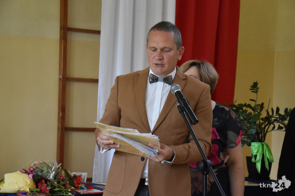 Uczniowie ZSP w Stąporkowie otrzymali Europassy z programu Erasmus+ [wideo, zdjęcia]