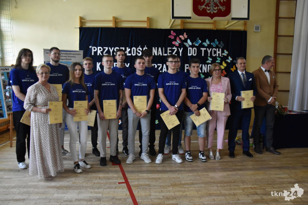 Uczniowie ZSP w Stąporkowie otrzymali Europassy z programu Erasmus+ [wideo, zdjęcia]