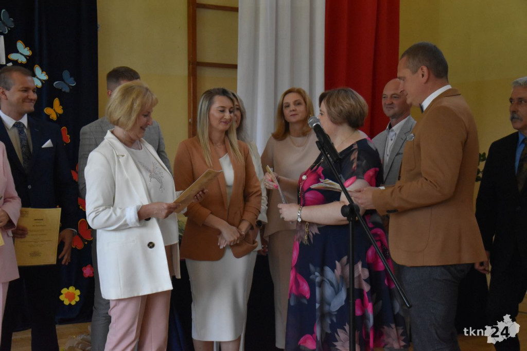 Uczniowie ZSP w Stąporkowie otrzymali Europassy z programu Erasmus+ [wideo, zdjęcia]