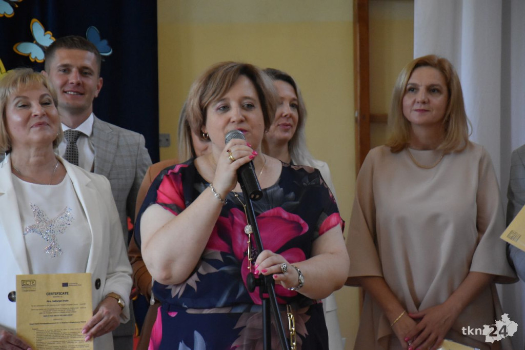 Uczniowie ZSP w Stąporkowie otrzymali Europassy z programu Erasmus+ [wideo, zdjęcia]