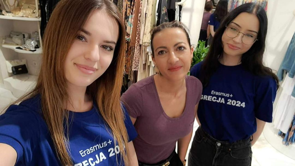 Uczniowie ZSP w Stąporkowie otrzymali Europassy z programu Erasmus+ [wideo, zdjęcia]
