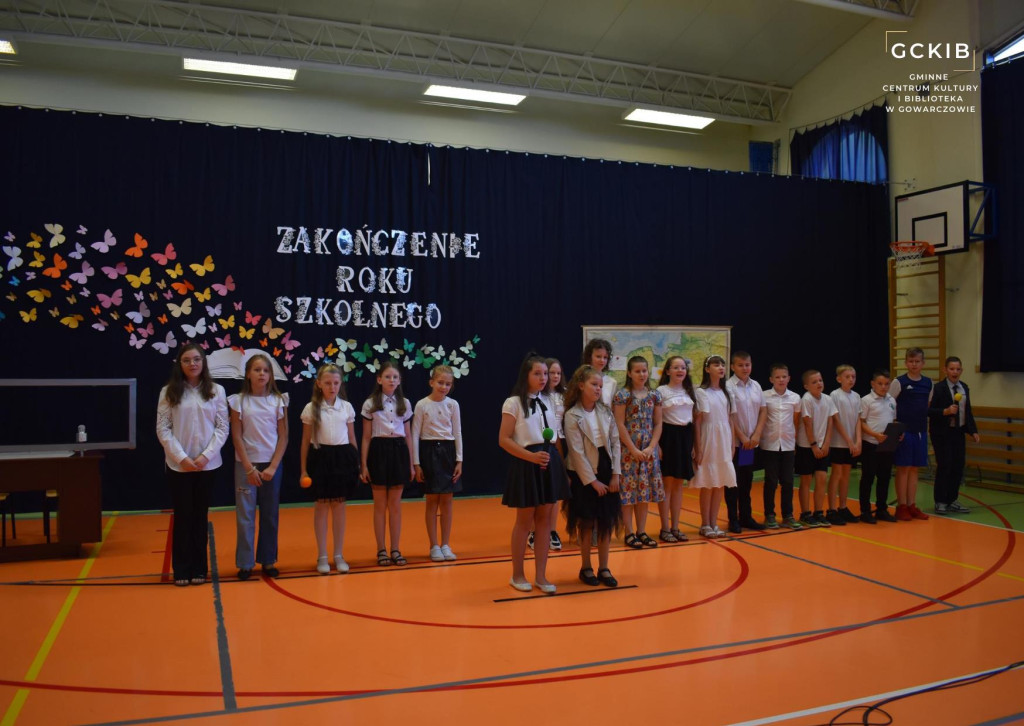 Uroczyste zakończenie roku szkolnego w Gowarczowie [zdjęcia]