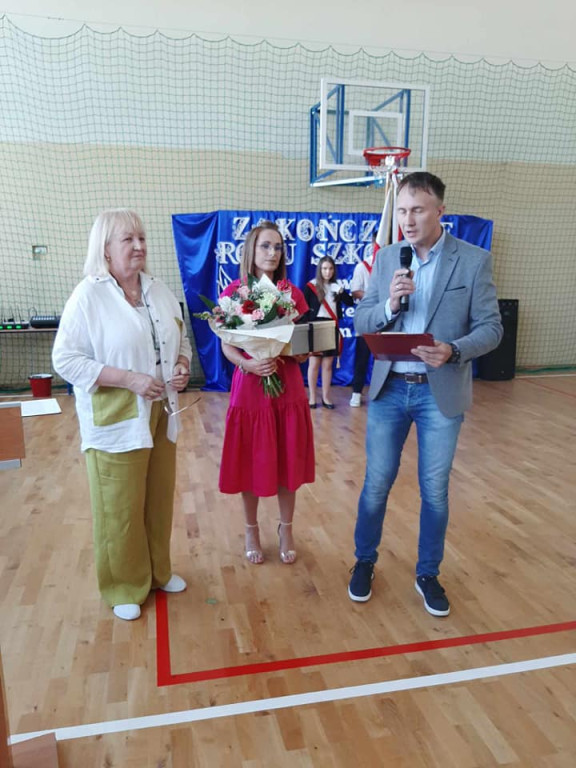Pożegnanie dyrektor Marianny Michalskiej w szkole w Czermnie [zdjęcia]