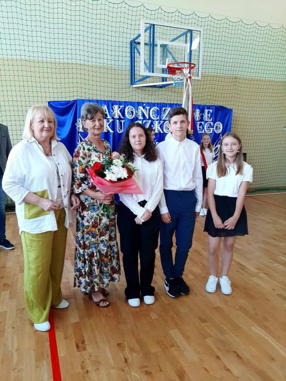 Pożegnanie dyrektor Marianny Michalskiej w szkole w Czermnie [zdjęcia]