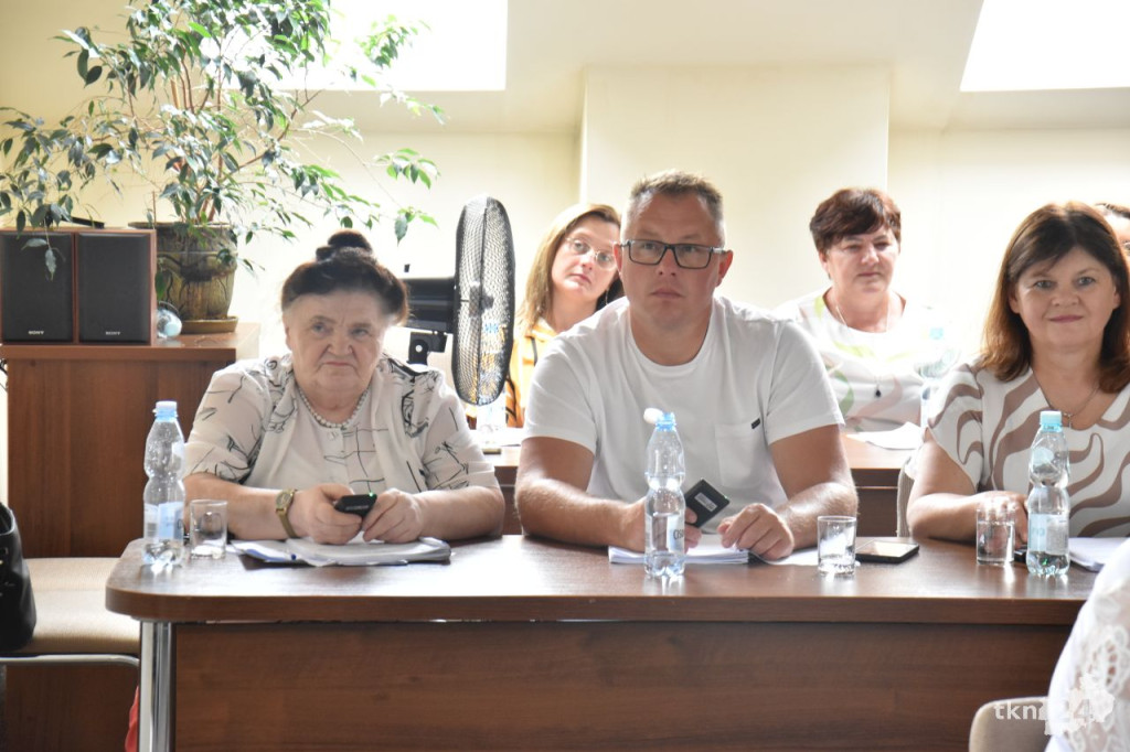 Wójt Smykowa Beata Janiszewska z absolutorium [wideo, zdjęcia]