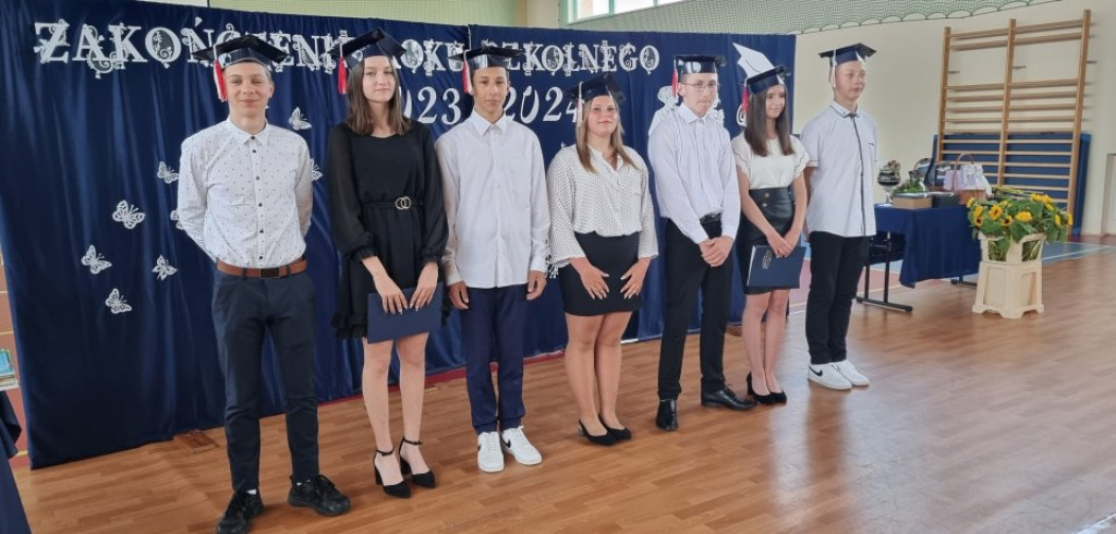 Zakończenie roku w gminie Radoszyce. Najlepsi uczniowie z nagrodami od burmistrza [zdjęcia]
