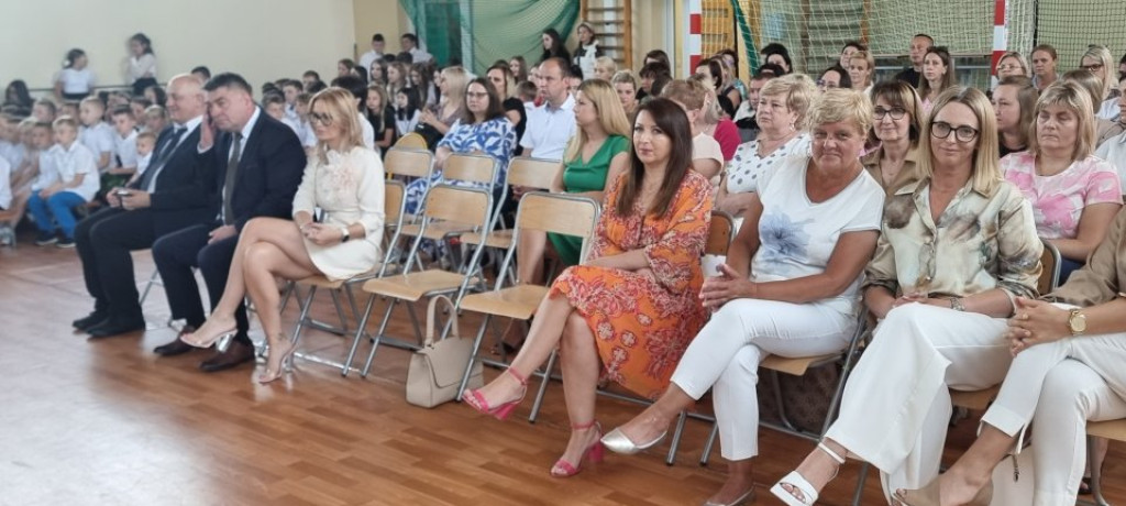 Zakończenie roku w gminie Radoszyce. Najlepsi uczniowie z nagrodami od burmistrza [zdjęcia]
