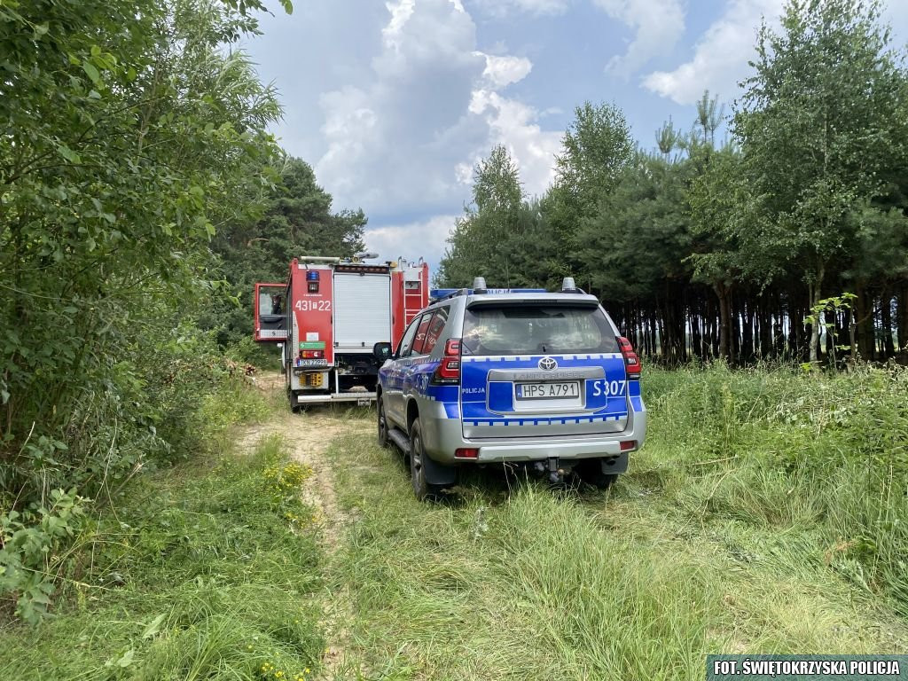 Policjanci kontrolują obozy harcerskie [zdjęcia]