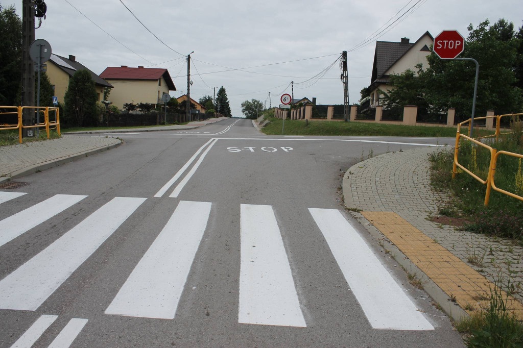 Gmina Smyków zwiększa bezpieczeństwo na skrzyżowaniach dróg [zdjęcia]