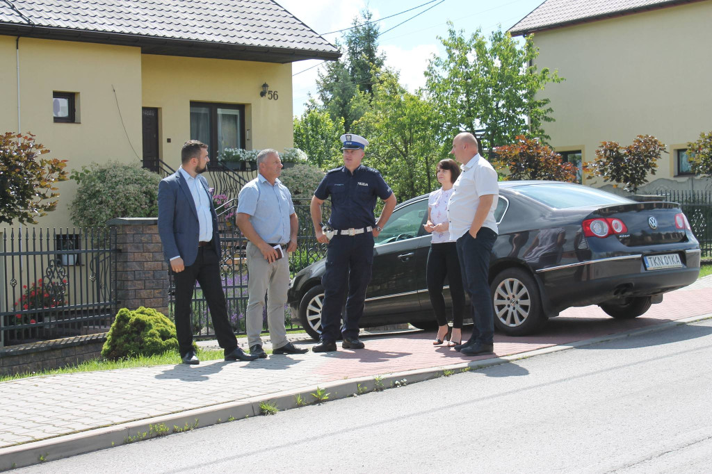 Gmina Smyków zwiększa bezpieczeństwo na skrzyżowaniach dróg [zdjęcia]