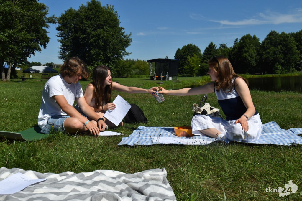 Sztuka Bycia kontynuuje działanie. Młodzież zaprosiła na piknik nad wodą [zdjęcia]