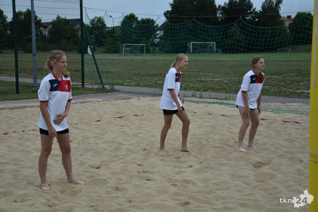Stowarzyszenie Fair Play zaprosiło na turniej siatkówki plażowej [wideo, zdjęcia]