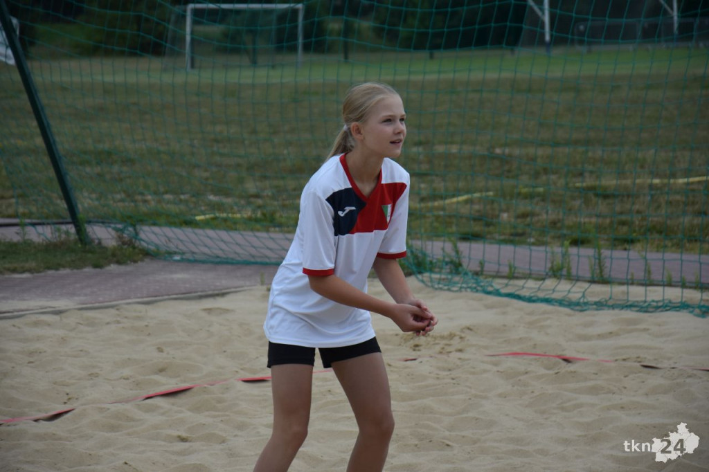 Stowarzyszenie Fair Play zaprosiło na turniej siatkówki plażowej [wideo, zdjęcia]
