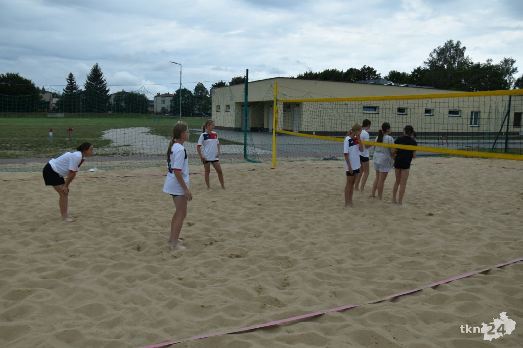 Stowarzyszenie Fair Play zaprosiło na turniej siatkówki plażowej [wideo, zdjęcia]