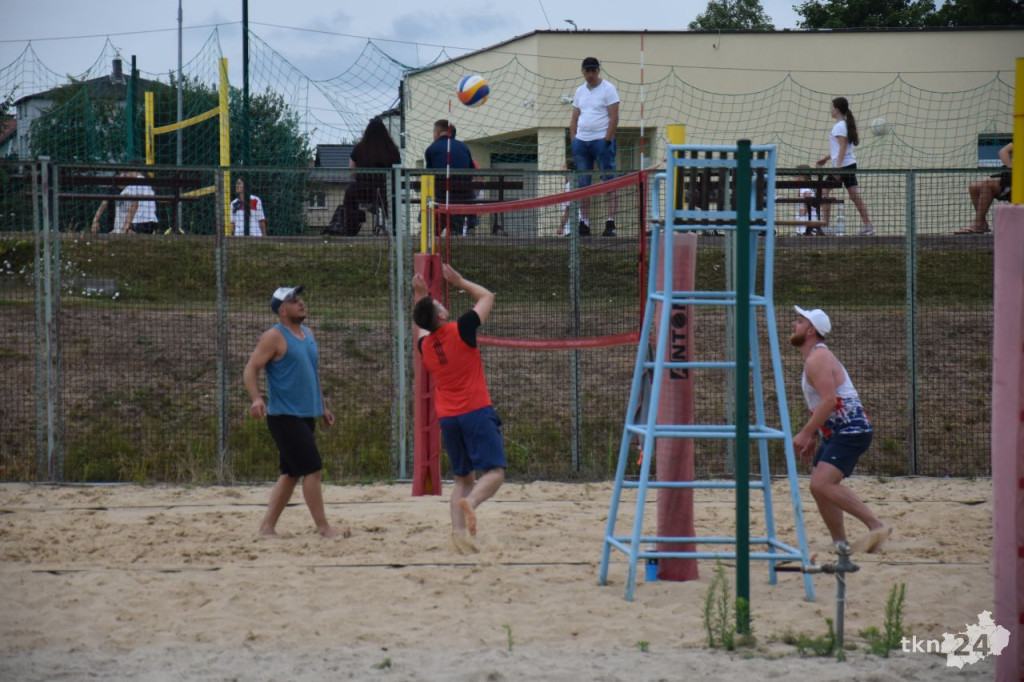 Stowarzyszenie Fair Play zaprosiło na turniej siatkówki plażowej [wideo, zdjęcia]