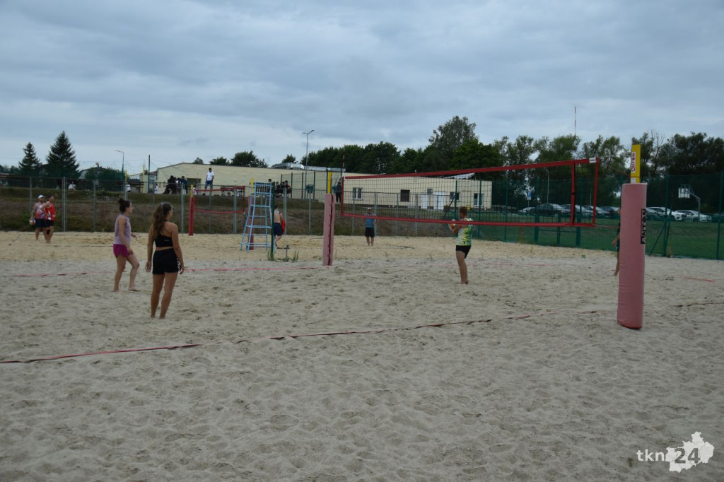 Stowarzyszenie Fair Play zaprosiło na turniej siatkówki plażowej [wideo, zdjęcia]