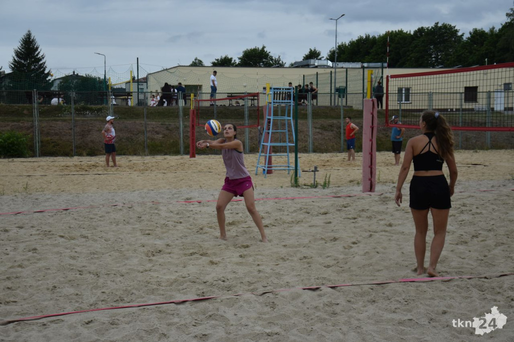 Stowarzyszenie Fair Play zaprosiło na turniej siatkówki plażowej [wideo, zdjęcia]