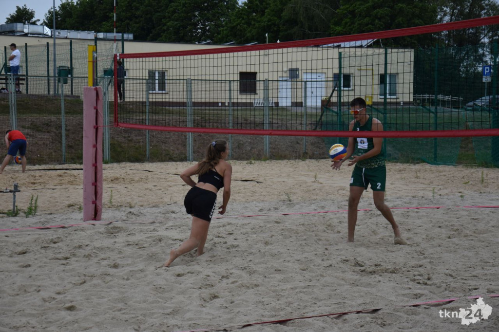 Stowarzyszenie Fair Play zaprosiło na turniej siatkówki plażowej [wideo, zdjęcia]