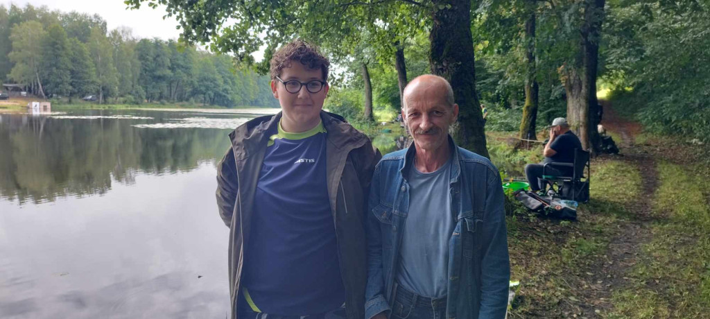 Uczyli wędkarstwa na zbiorniku Barycz. Świetna inicjatywa koneckiego koła [zdjęcia]