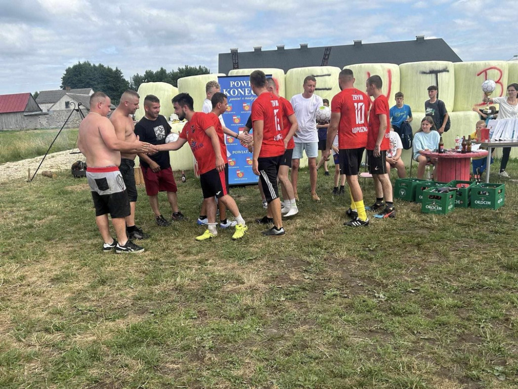 Turniej piłki nożnej `Futbolove lato` w Szóstakach [zdjęcia]