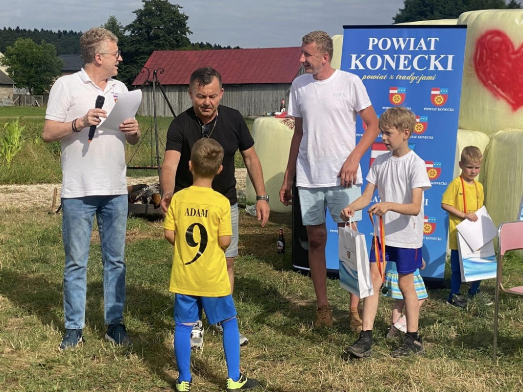 Turniej piłki nożnej `Futbolove lato` w Szóstakach [zdjęcia]
