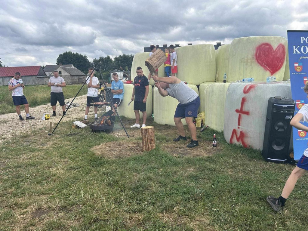 Turniej piłki nożnej `Futbolove lato` w Szóstakach [zdjęcia]