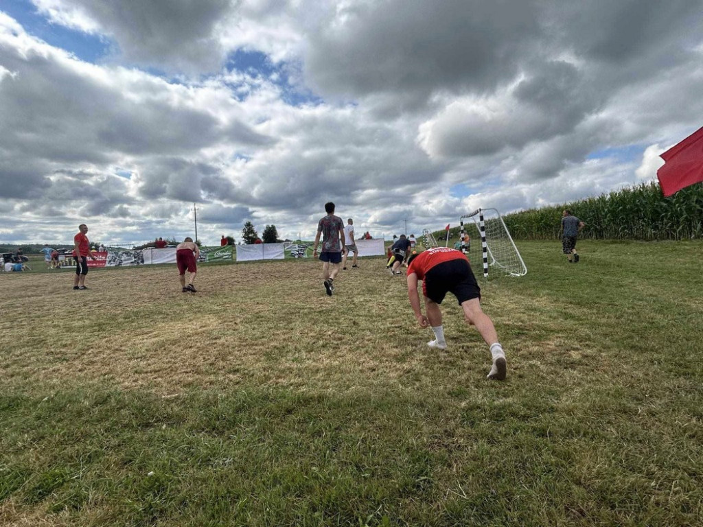 Turniej piłki nożnej `Futbolove lato` w Szóstakach [zdjęcia]