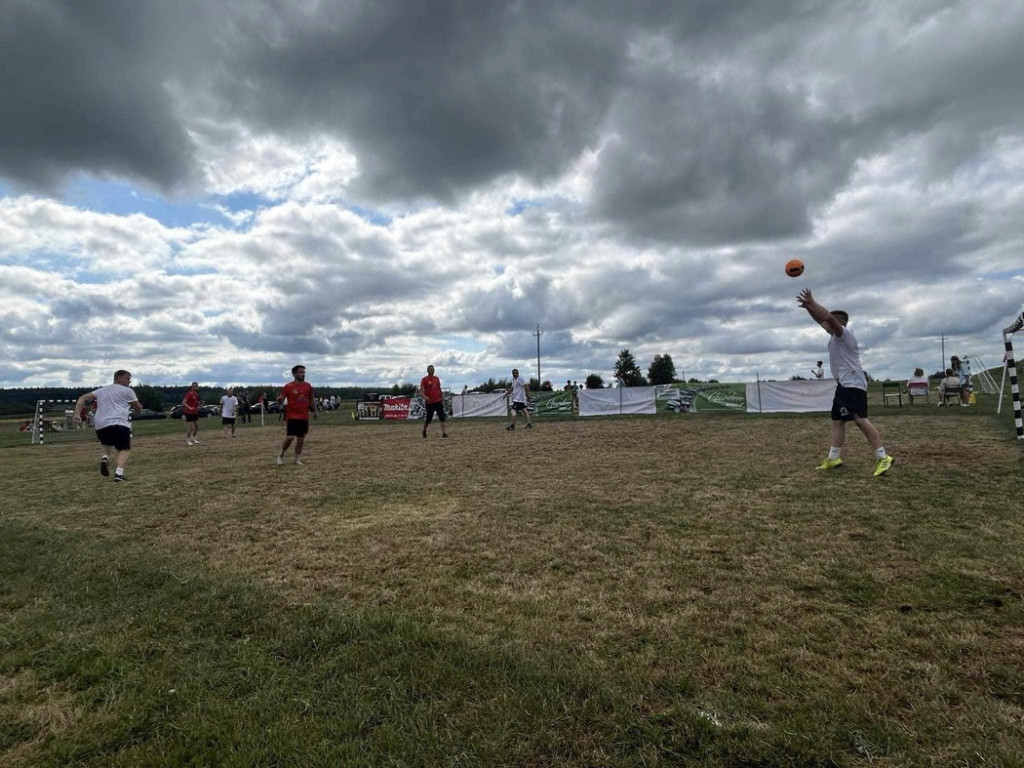 Turniej piłki nożnej `Futbolove lato` w Szóstakach [zdjęcia]