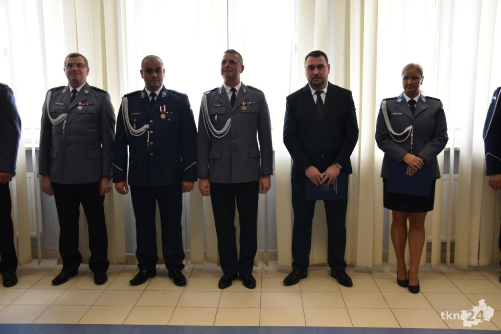 Święto policji 2024 w Końskich. Były awanse i odznaczenia [wideo, zdjęcia]