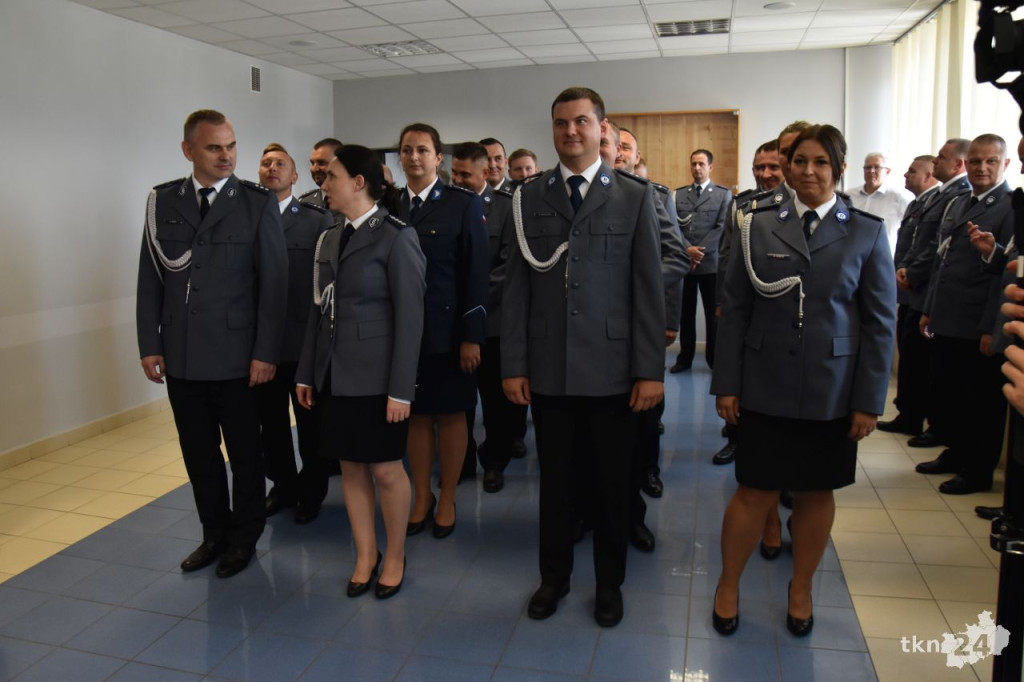 Święto policji 2024 w Końskich. Były awanse i odznaczenia [wideo, zdjęcia]