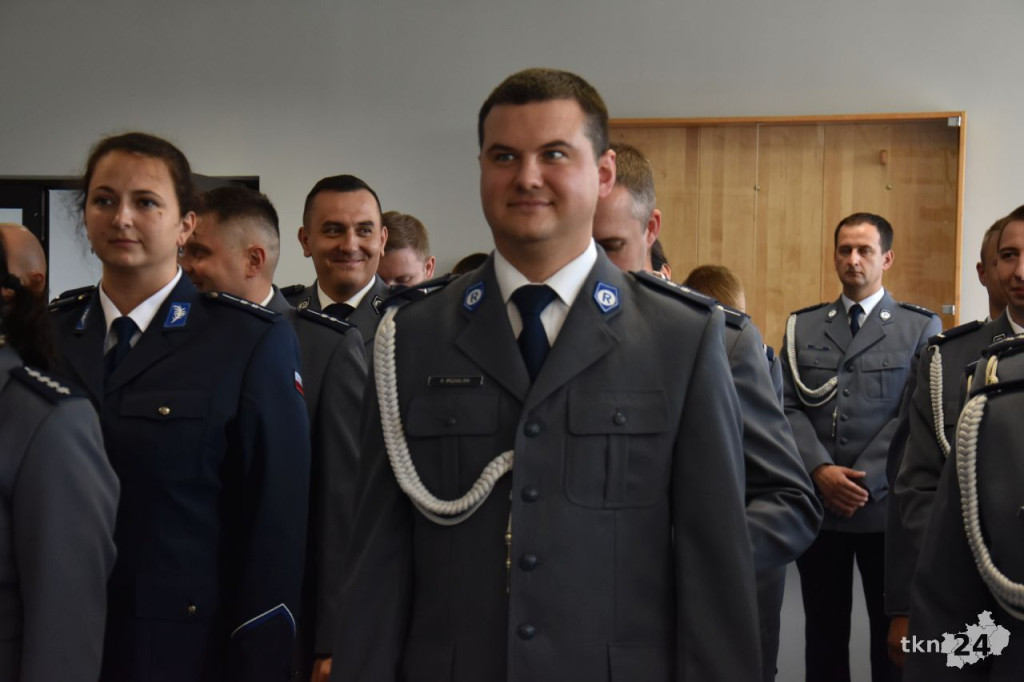 Święto policji 2024 w Końskich. Były awanse i odznaczenia [wideo, zdjęcia]