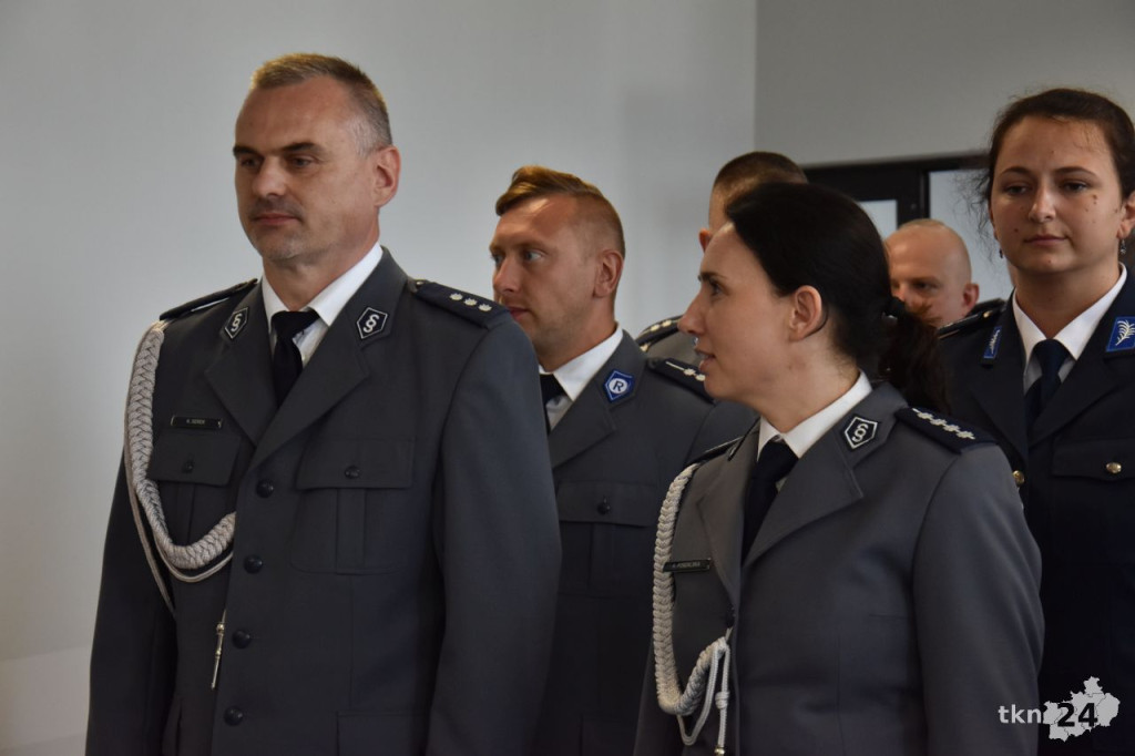 Święto policji 2024 w Końskich. Były awanse i odznaczenia [wideo, zdjęcia]