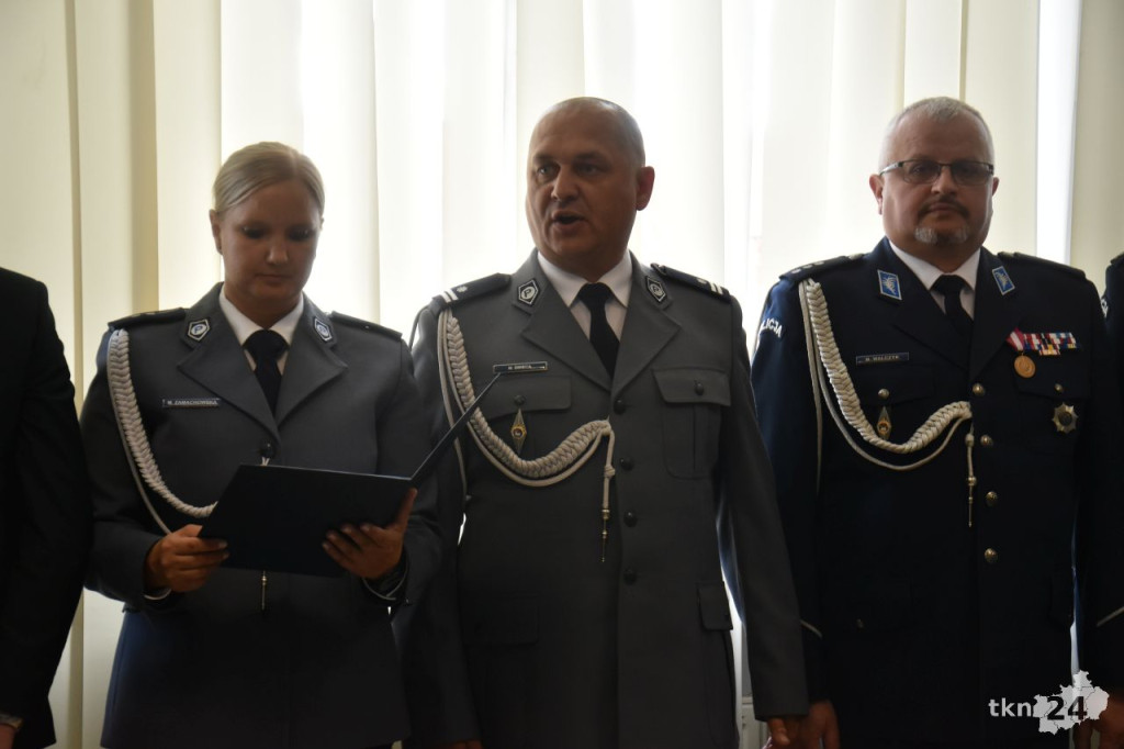 Święto policji 2024 w Końskich. Były awanse i odznaczenia [wideo, zdjęcia]