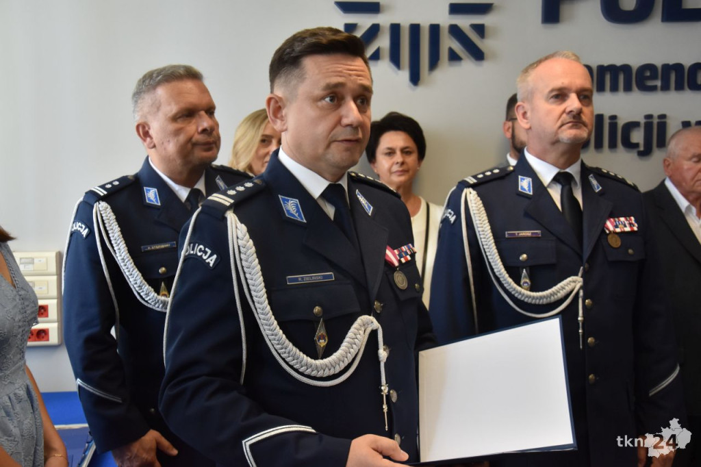 Święto policji 2024 w Końskich. Były awanse i odznaczenia [wideo, zdjęcia]