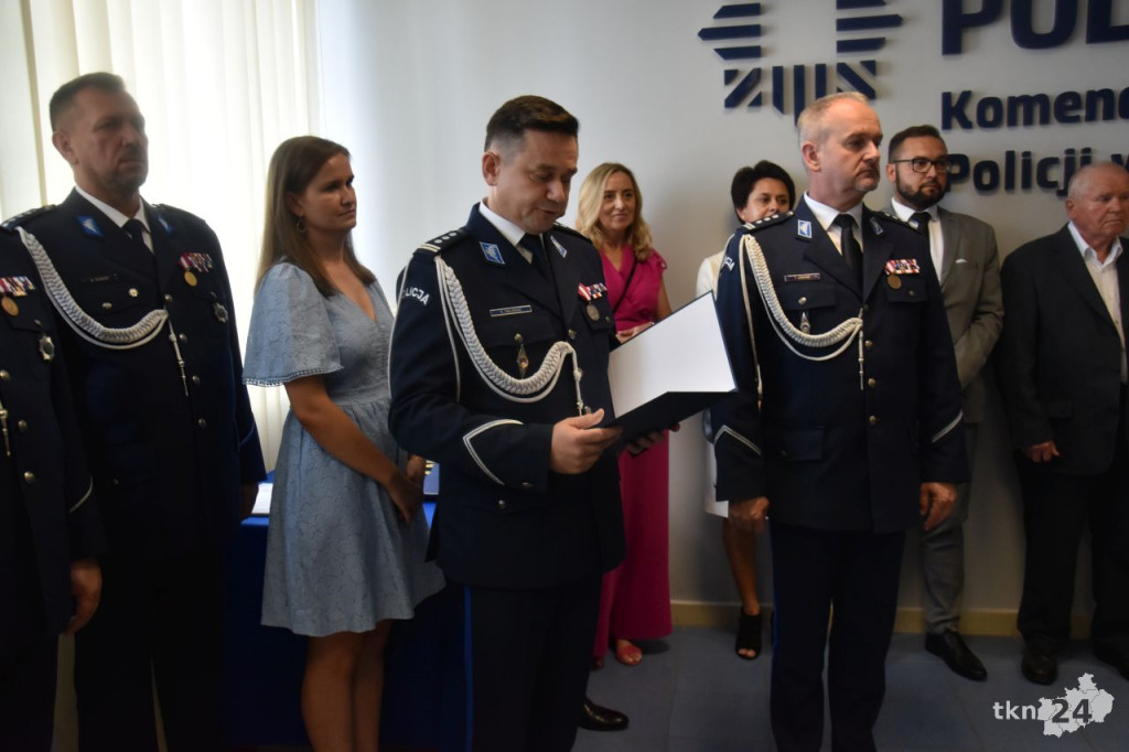 Święto policji 2024 w Końskich. Były awanse i odznaczenia [wideo, zdjęcia]