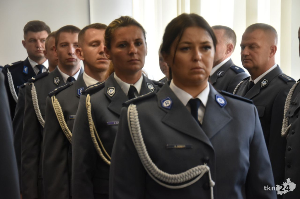 Święto policji 2024 w Końskich. Były awanse i odznaczenia [wideo, zdjęcia]