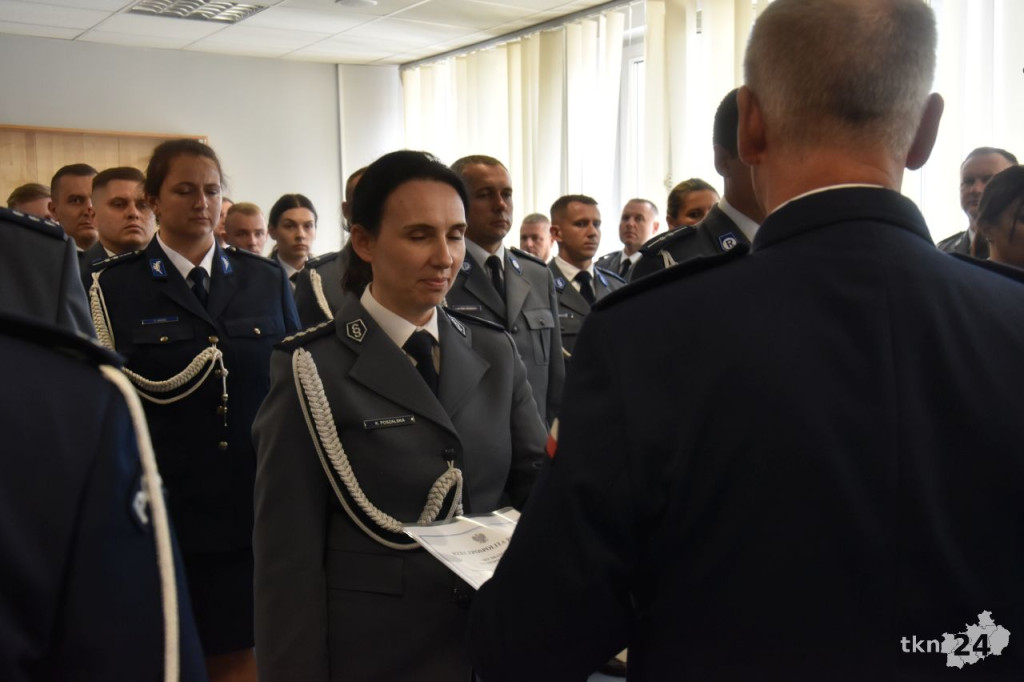 Święto policji 2024 w Końskich. Były awanse i odznaczenia [wideo, zdjęcia]