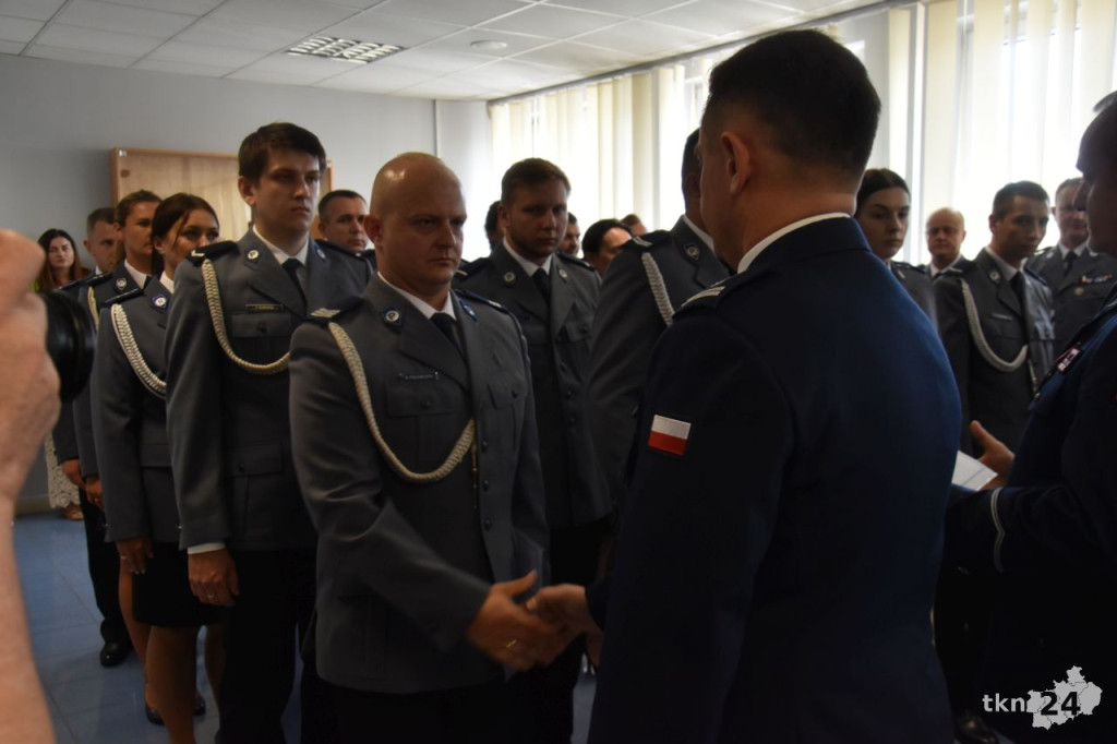 Święto policji 2024 w Końskich. Były awanse i odznaczenia [wideo, zdjęcia]