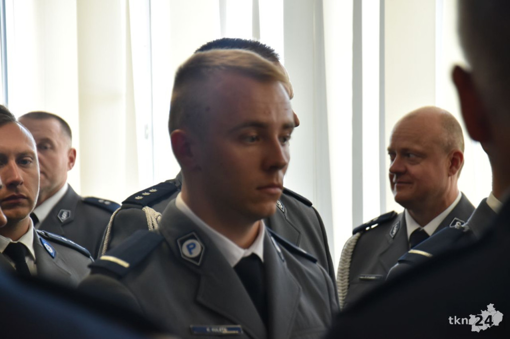 Święto policji 2024 w Końskich. Były awanse i odznaczenia [wideo, zdjęcia]