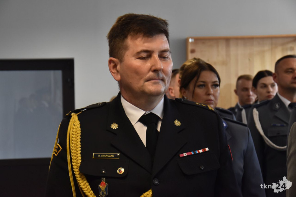 Święto policji 2024 w Końskich. Były awanse i odznaczenia [wideo, zdjęcia]