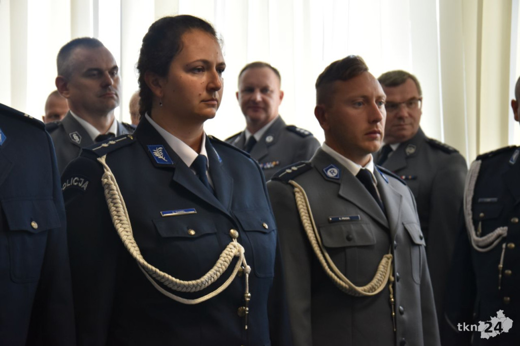 Święto policji 2024 w Końskich. Były awanse i odznaczenia [wideo, zdjęcia]