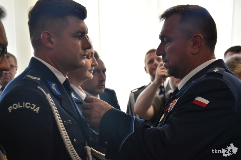 Święto policji 2024 w Końskich. Były awanse i odznaczenia [wideo, zdjęcia]