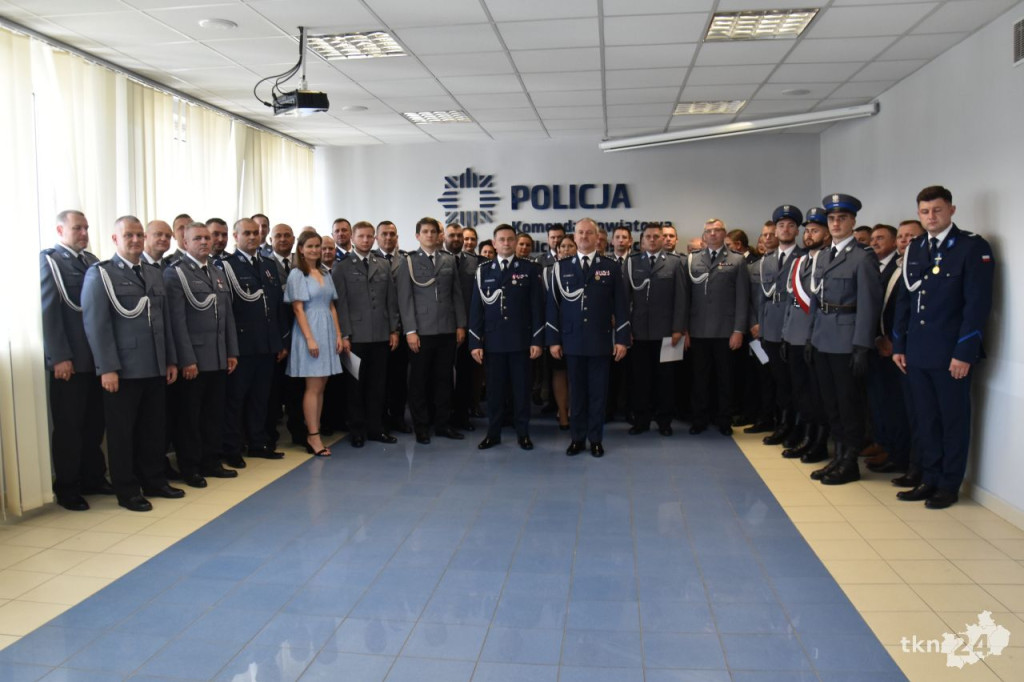 Święto policji 2024 w Końskich. Były awanse i odznaczenia [wideo, zdjęcia]