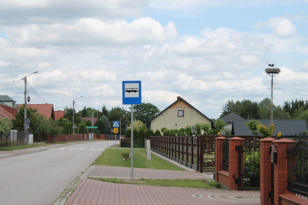 Gmina Smyków postawiła nowe przystanki autobusowe [zdjęcia]