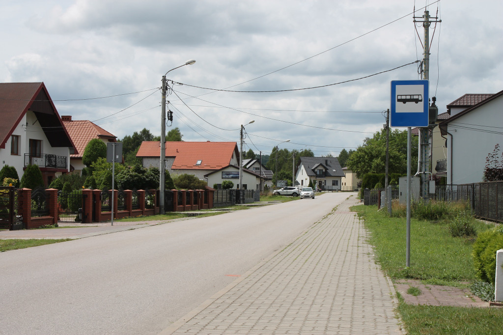 Gmina Smyków postawiła nowe przystanki autobusowe [zdjęcia]