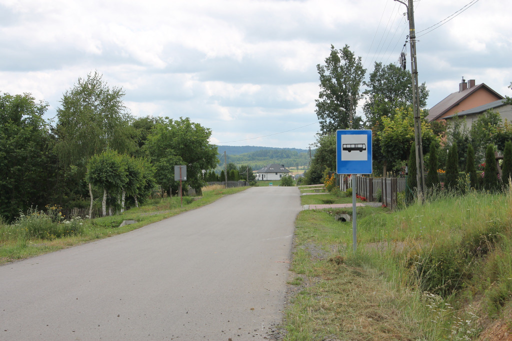 Gmina Smyków postawiła nowe przystanki autobusowe [zdjęcia]