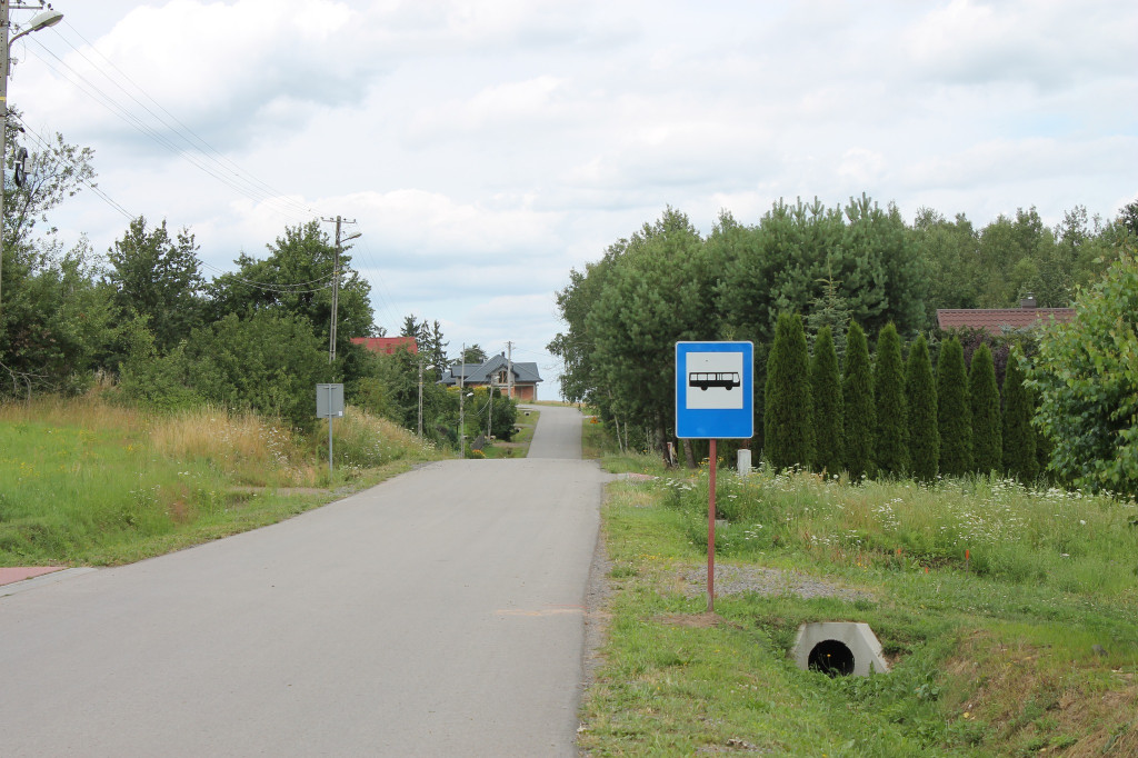 Gmina Smyków postawiła nowe przystanki autobusowe [zdjęcia]